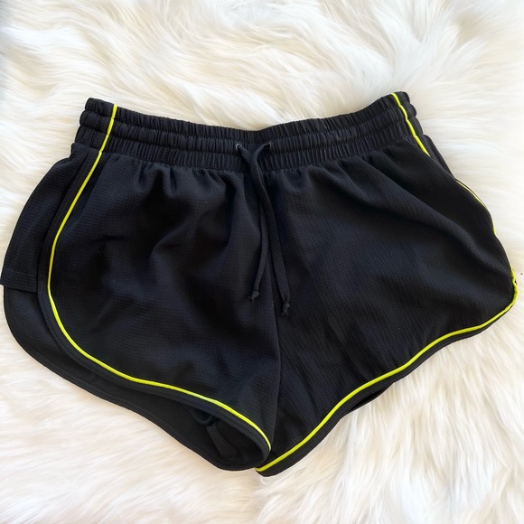 GIGI C Shorts Revolve - Picture 8 of 10